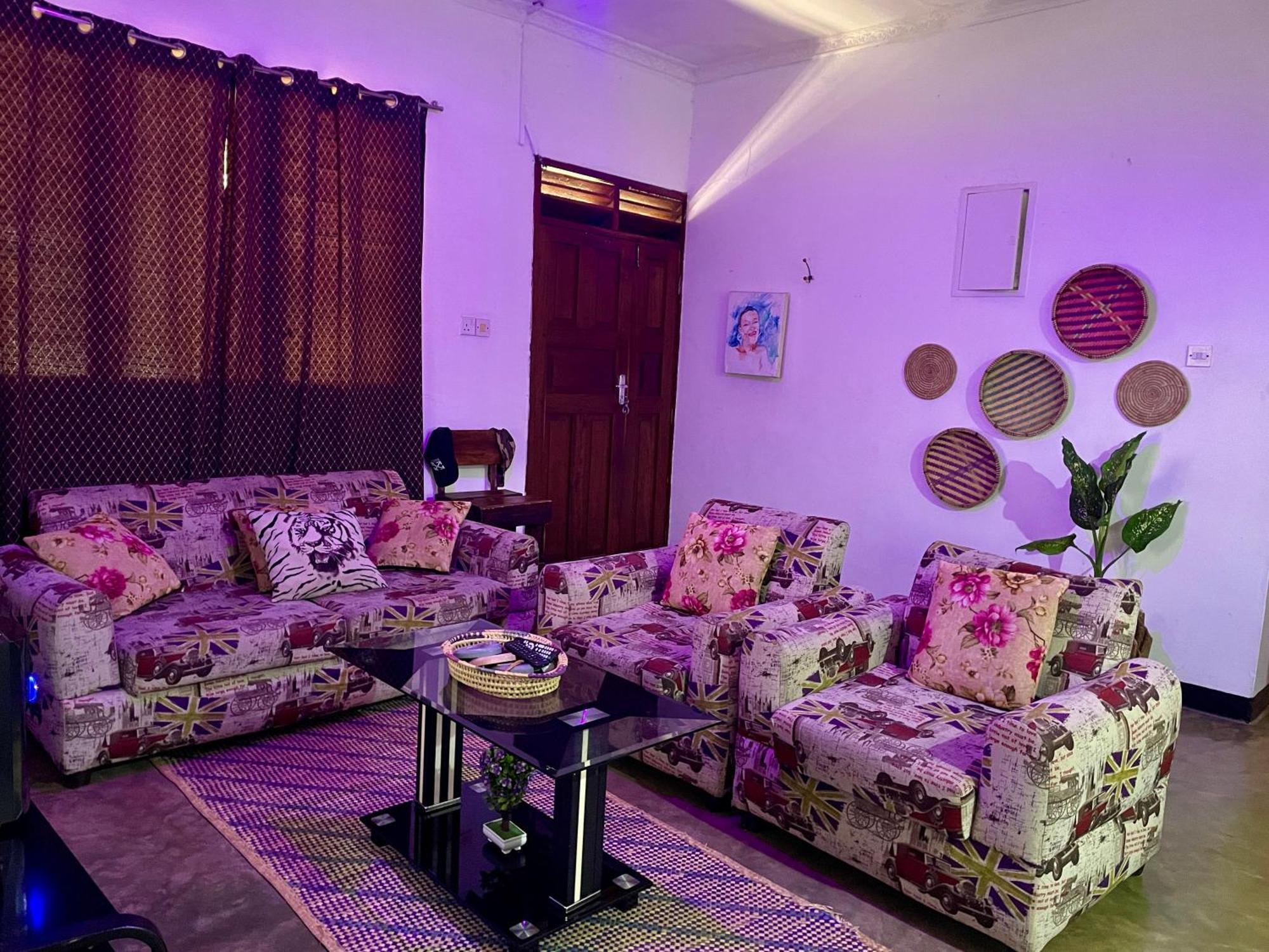 Mambo & Jambo Homestay Мванза Екстер'єр фото